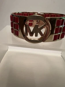 Bracciale Michael Kors logo morsetto rosso tessuto ecopelle usato in ottime condizioni - Foto 1 di 4