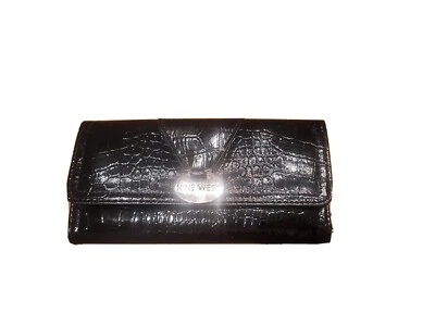 Billetera organizadora de chequera Nine West Mock Croc charol negro Foto 1 de 4