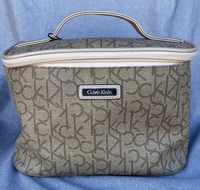Bolsa de viagem cosmética maquiagem Calvin Klein nova sem etiquetas marrom bege - Imagem 1 de 4