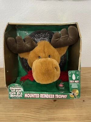 Vtg Dan Dee Christmas Fireplace Animated Singing  Mounted Reindeer Trophy - Image 1 of 4