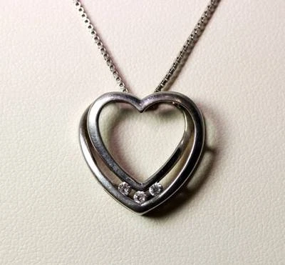 纯银立方氧化锆宝石开放心形吊坠项链 18 英寸 - 815 — 第 1/4 张图片