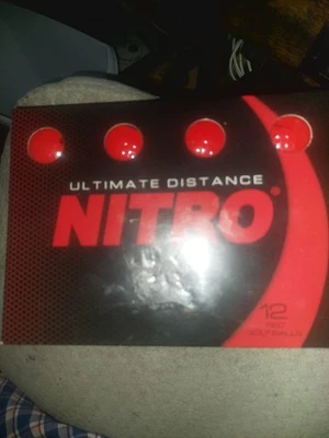 Paquete de 12 pelotas de golf Nitro Ultimate Distance rojas Foto 1 de 2