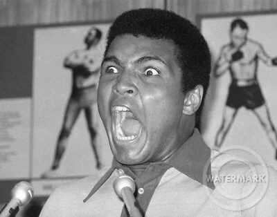 MUHAMMAD ALI v GEORGE FOREMAN in Zaire Photo Picture - 8x10 11x14 or 16x20 (M10) - Image 1 of 4