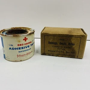 Nastro croce rossa latta metallo Johnson & Johnson vintage con benda Marsales Co. - Foto 1 di 16