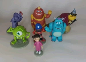 Lotto di 7 personaggi Disney 100 Pixar Monsters Inc. & Boo & More - Foto 1 di 6