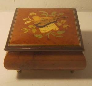 Preciosa Caja de Música Pequeña con Violín en Tapa MELODÍA DESACADENADA Hecha en ITALIA ¡Como Nueva! Sin precio base - Imagen 1 de 8