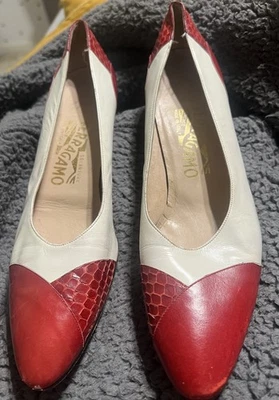 Zapatos de salón Salvatore Ferragamo vintage para mujer grises con puntas de piel de serpiente talla 9AA EN MUY BUEN ESTADO Foto 1 de 4