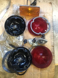 GM NOS CHEVY Tail Lamp STIAP L64 License P67 TRUCK HOUSING LIGHT LENS RARE Guide - Bild 1 von 7
