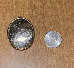 Vintage Jewelry Extra Large 2 Inch Silver Tone Photo Locket Pendant No Chain - Picture 1 of 11