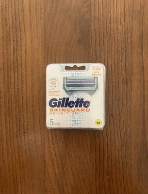 Gillette Skinguard Sensitive 5 blades - Image 1 of 2