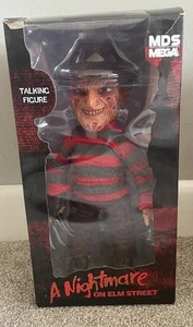 A Nightmare on Elm Street Freddy Krueger Mezco MDS Mega Scale 14" Talking Figure - Foto 1 di 9
