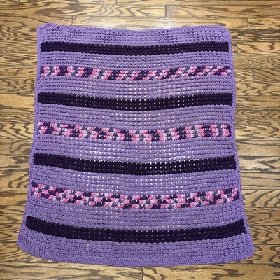 Manta vintage hecha a mano Roseanne de ganchillo 45 x 42  Foto 1 de 4