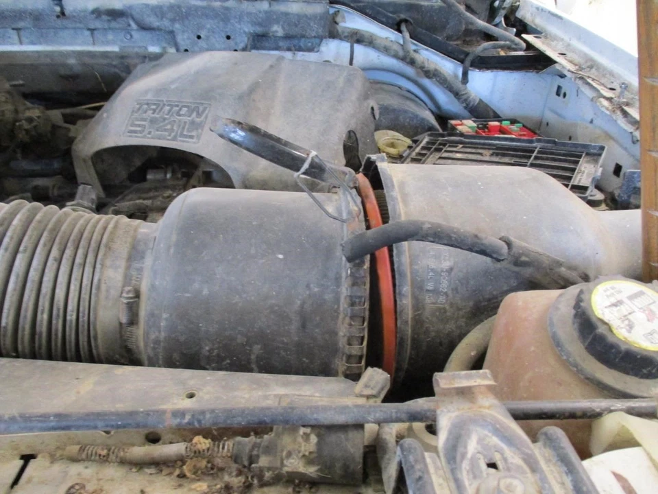 Ford Expedition 2002 Air Cleaner/Box 3L3Z 9600-AA 3480 — 第 1/4 张图片