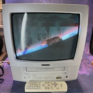 Toshiba MV13N2W 13" CRT TV / VCR Combo Retro Gaming with Remote WORKS GREAT. - Picture 1 of 6