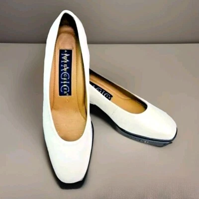 Zapatos de salón Andrew Geller Magic de cuero marfil para mujer 9 M tacón ancho punta cuadrada Foto 1 de 4