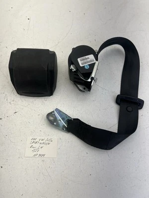 Retractor de cinturón de seguridad trasero izquierdo Volkswagen Jetta Sportwagen 2010-2014 OEM. Foto 1 de 4