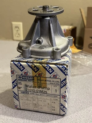 1983-1987 Nissan Pulsar 82-88 Sentra 81-82 310 Water Pump NOS 21010-01M25 - Image 1 of 4