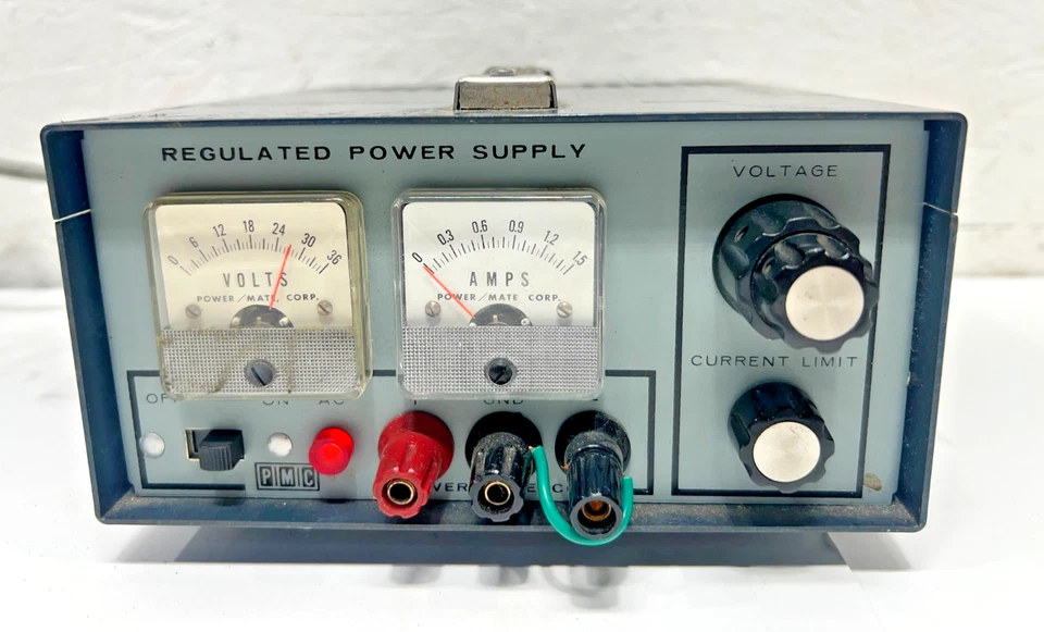 Fuente de alimentación de CC regulada PMC Power Mate Corp - BP10D Foto 1 de 3