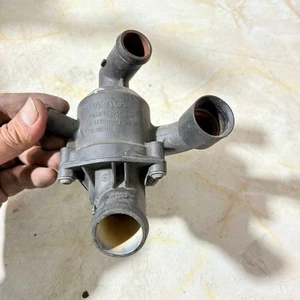 Skoda Roomster Coolant Regulator Thermostat Housing Pipe 03L 121 111 R - Picture 1 of 14