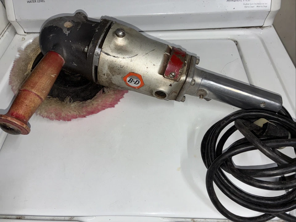 Pulidora de alta resistencia Black & Decker con mango de madera funciona muy bien Foto 1 de 4