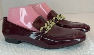 Mocasines Nine West Borgoña con cadena dorada talla 8 - Imagen 1 de 8