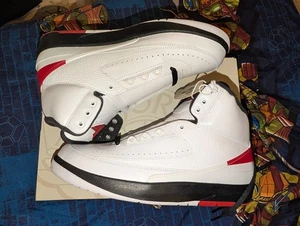 DX4400-106 Nike Air Jordan 2 Retro OG Chicago White Varsity Red Black Wmn Sz 9.5 - Picture 1 of 11