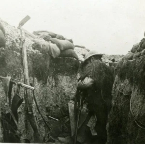 France WWI Soldiers in a Trench Rifle old SIP Photo 1914-1918 - Picture 1 of 3
