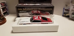 Cale Yarborough "AUTOGRAPHED" 1969 Mercury Cyclone 1/24 By University Of Racing - Picture 1 of 21