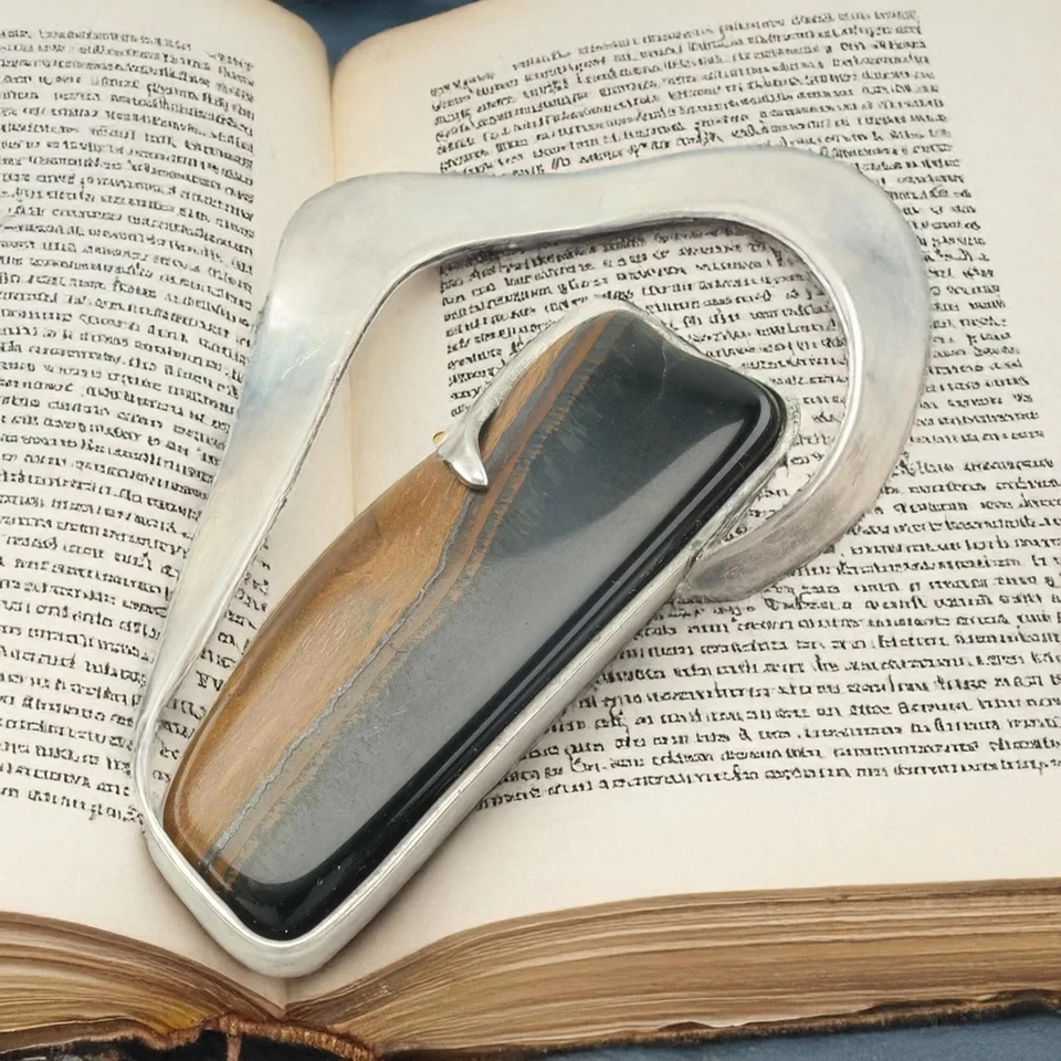 RWW 纯银老虎眼胸针,现代主义抽象设计,签名,1970 年代 — 第 1/1 张图片