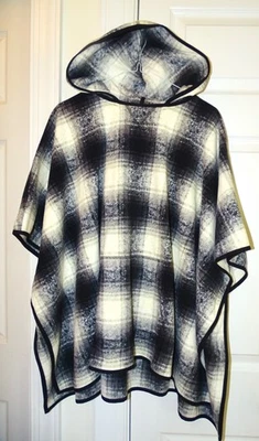 Poncho con capucha a cuadros blanco y negro Eddie Bauer talla: mediano/grande Foto 1 de 4