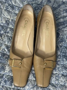 CHANEL Beige Leather Pumps Shoes Size 35 - Picture 1 of 14