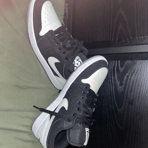 Size 9 Nike Air Jordan 1 Low SE Shoes Diamond Shorts Black White DH6931-001 Men - Picture 1 of 10