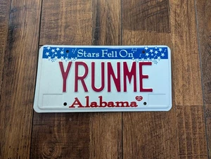 Estrella de Alabama de los años 90 YRUNME ¿Por qué tú y yo? Matrícula personalizada - Imagen 1 de 2