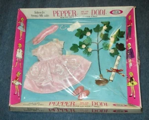 Conjunto de pimienta exclusivo japonés IDEAL #6408 recital de ballet en caja original - Imagen 1 de 8