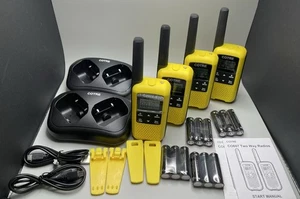 2 Sets of Two Way Radios USB Rechargeable Walkie Talkies - Afbeelding 1 van 9