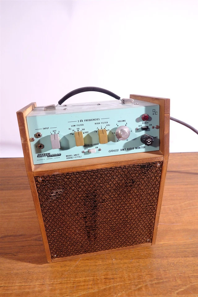 Monitor/altavoz de audio Grass AstroMed AM7  Foto 1 de 3