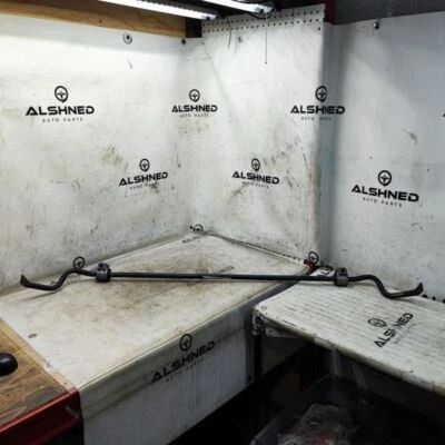 Barra estabilizadora de suspensão traseira 2015-23 Mercedes-Benz C300 AWD 205-326-01-65 FABRICANTE DE EQUIPAMENTO ORIGINAL - Imagem 1 de 4