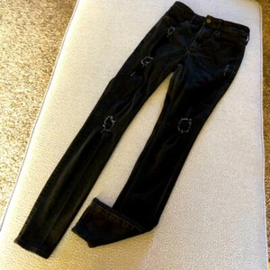 Hollister High Rise Super Skinny Ripped Distressed Black Jeans: 23x30 - Bild 1 von 10