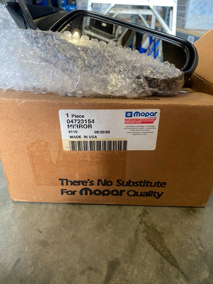 Espejo de puerta izquierdo Mopar genuino para Dodge Grand Caravan Plymouth Voyager 4723154 Foto 1 de 1