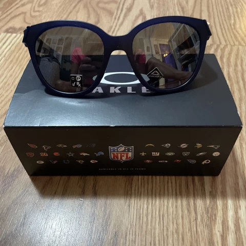 Oakley NFL New England Patriots  Men’s Prism Sunglasses Cover