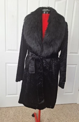 Abrigo para mujer Ivanka Trump talla L negro terciopelo imitación piel ribete cuello cinturón autoatado Foto 1 de 4