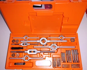 PROJAHN Gewindeschneidzeug Set 37tlg Bohrer M3-M12 Schneideisen Windeisen 91024 - Bild 1 von 3