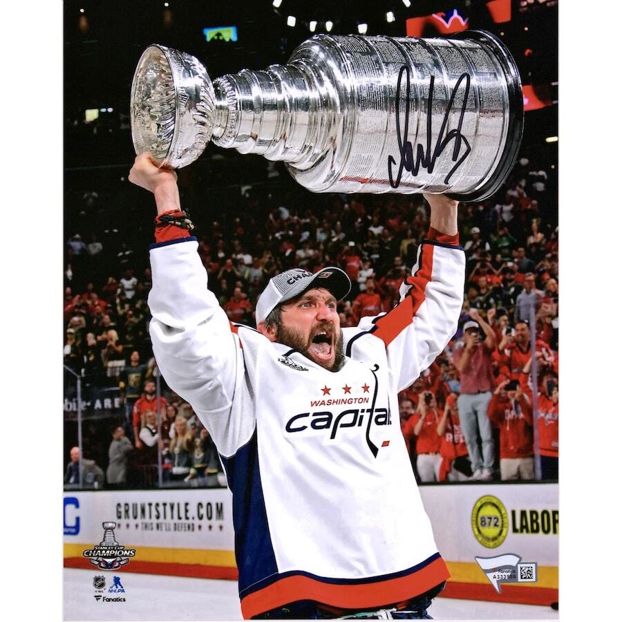 Fotografía autografiada 8 x 10 Stanly Cup Alexander Ovechkin Washington Capitals Foto 1 de 1