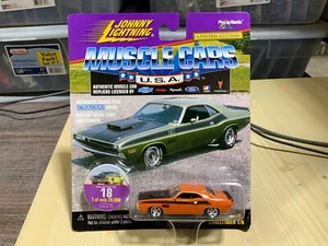 Johnny Lightning MUSCLE CARS USA 1970 DODGE CHALLENGER T/A ORANGE 18 - Picture 1 of 1