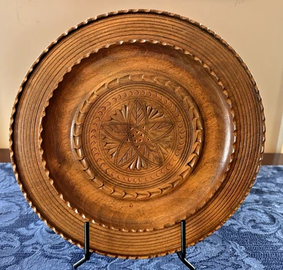 Placa de madera natural de arte popular decorativo tallado a mano patrón geométrico de 9" Foto 1 de 4