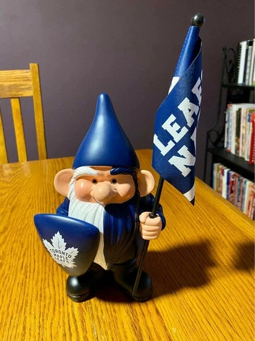 Toronto Maple Leafs 10" Garden Gnome Flag Holder Outdoor Statue Decor Hockey Cover