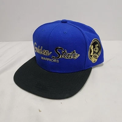 Chapéu SnapBack Mitchell & Ness GOLDEN STATE WARRIORS 5x NBA Champs AZUL/PRETO/DOURADO - Imagem 1 de 4