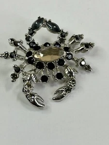 Vintage silberfarbene Krabbe Crabby Anstecknadel Brosche Strass Strand Krebs Symbol - Bild 1 von 6