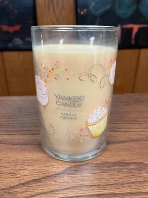 Yankee Candle Vanilla Cupcake Signature Large 2-Wick Tumbler Candle 20oz.Candle - Image 1 of 4