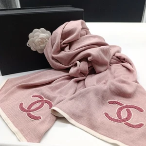 - CHANEL Schal aus 100% Seide / CC / + Box / Rosa - - Picture 1 of 21